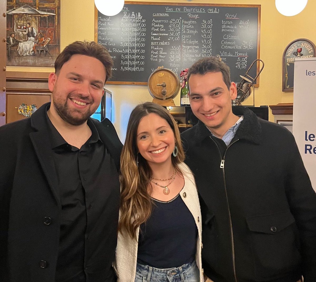 EmmanuelleBris4's tweet photo. À #Strasbourg, aux côtés de @patrickhetzel, ancien ministre et député et de @JPVETTER, chef de l’opposition. Plaisir de retrouver les RDJ alsaciens @yazid_knibiehly et @AntoninPorcu !

Redonner la parole à la jeunesse, c’est redonner un avenir à la France. Écoutons-la, faisons-lui confiance, et surtout, donnons-lui les moyens d’agir !