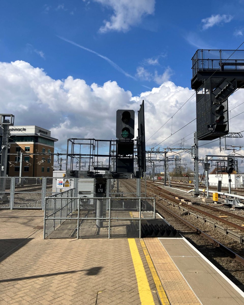 SignaloftheDay's tweet photo. T1711 T1713 Reading P9/10 (Submitted by Jamie Stallwood)
#SignalOfTheDay https://t.co/CU5HfyhCd8