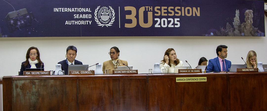 ISBAHQ's tweet image. ⏭️  Friday was another &quot;busy day of technical negotiations on the draft exploitation regulations for deep-sea mining.&quot; Read the daily bulletin compiled by @IISD_ENB: bit.ly/4hPfd21

Photo by Angeles Estrada Vigil

#OceanGovernance #DeepSeabed #DraftRegulations