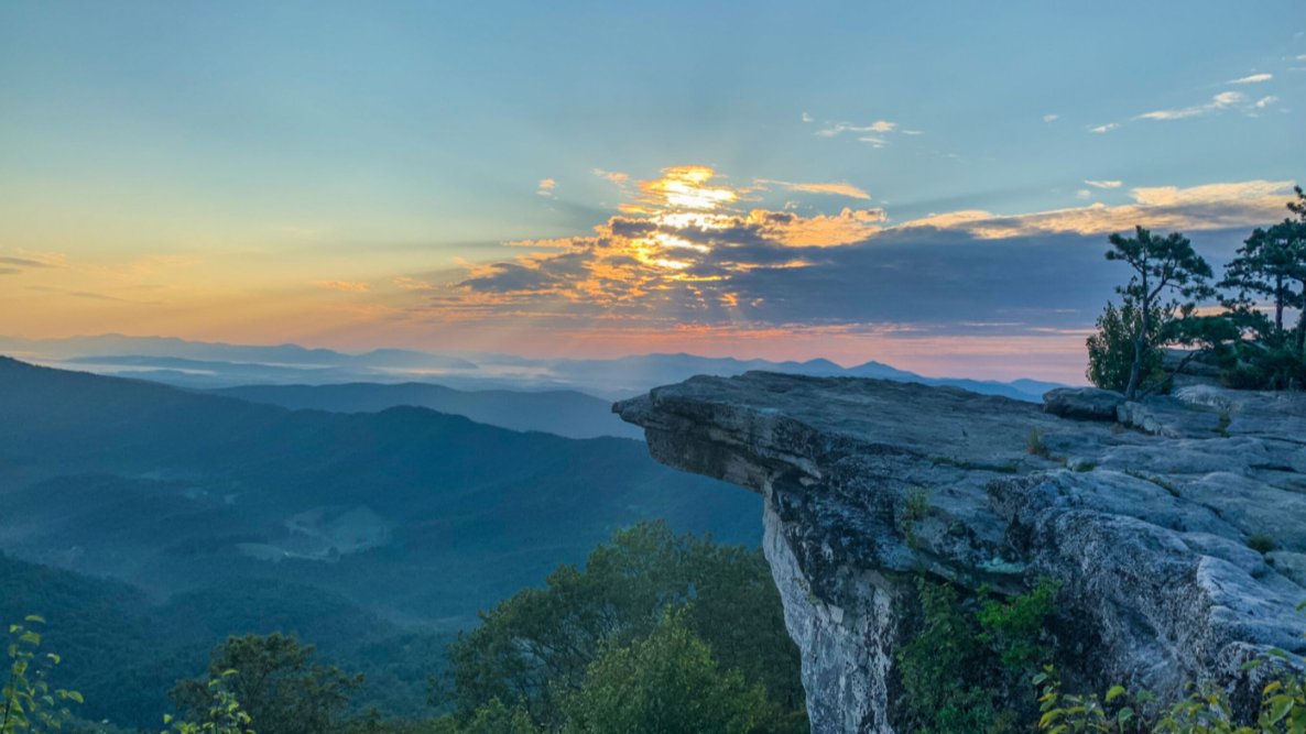 🌷The Best Tulip Fields, Spring in the Blue Ridge, and More! 🦋 - mailchi.mp/budgettravel.c…