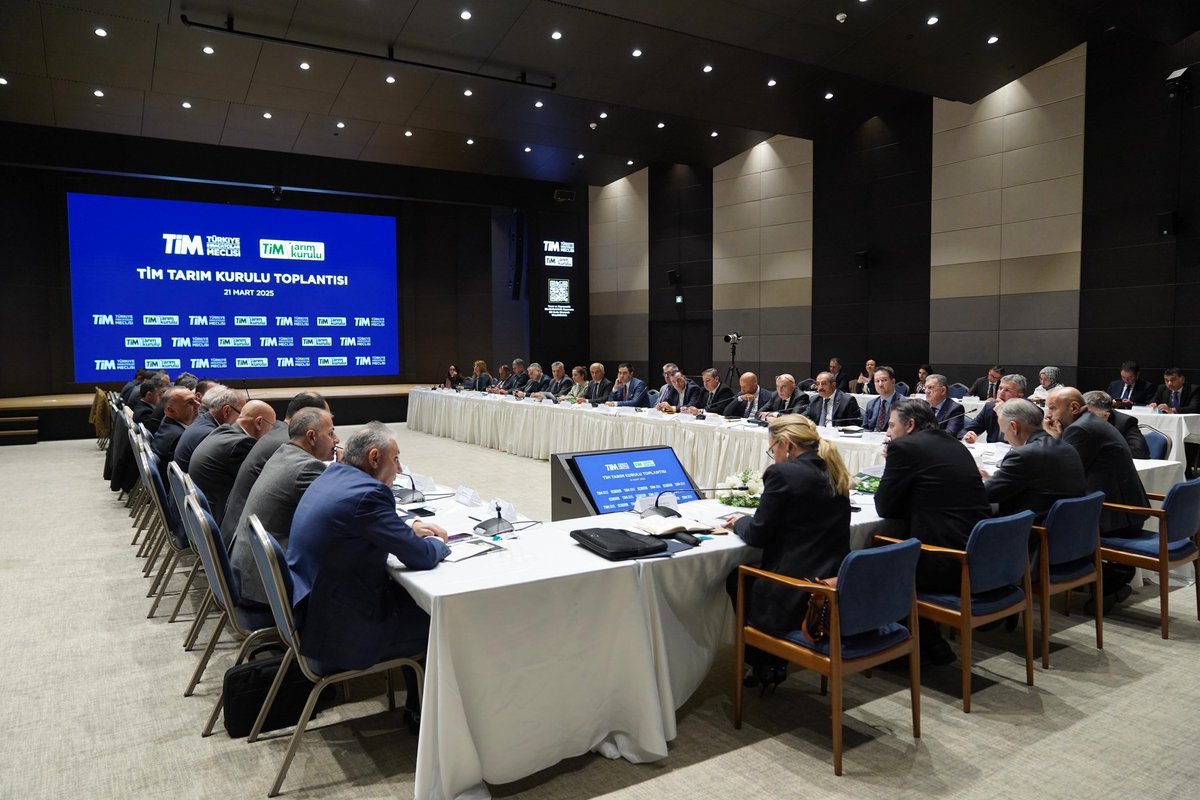 TİM Tarım Kurulu Toplantısı; Ticaret Bakan Yardımcısı Özgür Volkan Ağar, Tarım ve Orman Bakan Yardımcısı Ahmet Bağcı, TİM Başkanı Mustafa Gültepe ve TİM Tarım Kurulu Başkanı Melisa Tokgöz Mutlu'nun katılımlarıyla İstanbul Dış Ticaret Kompleksi'nde gerçekleştirildi.<a href="/melisatmutlu/">Melisa Tokgoz Mutlu</a>