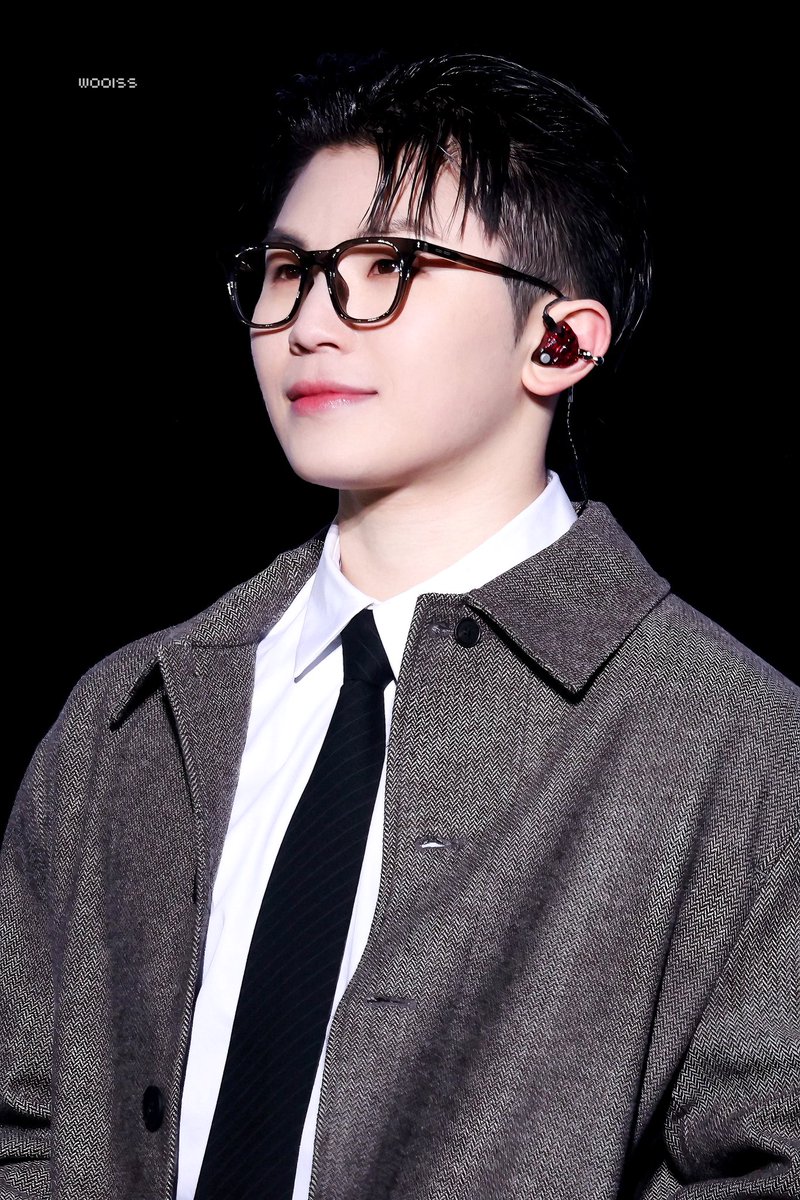 IWooiss's tweet photo. 250321 Carat Land

🤤

#우지 #WOOZI #ウジ #이지훈  #세븐틴 #SEVENTEEN
@pledis_17 https://t.co/7pFI28s5HM