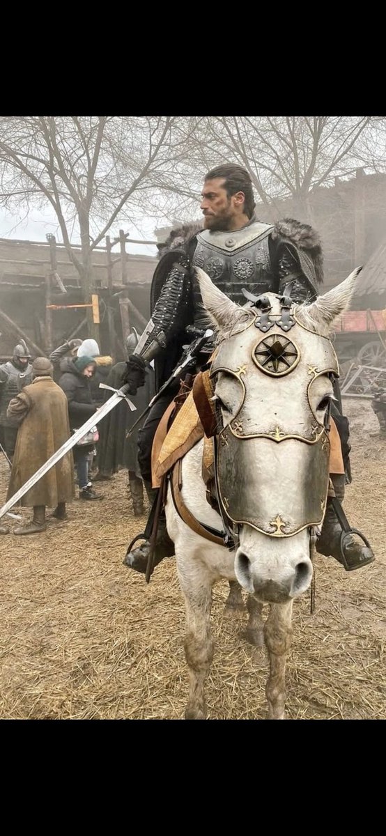 Buenos días 
#CanYaman
#ElTurco