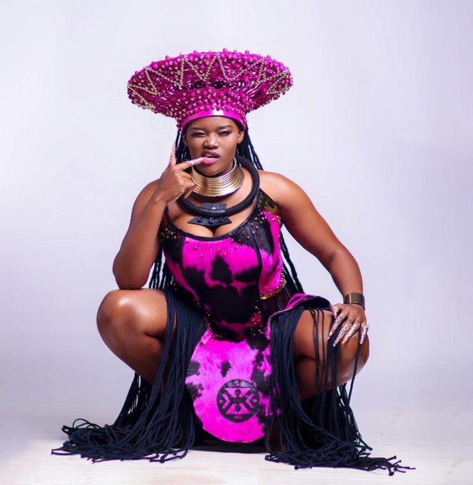 The Queen has done it again 🙌 QOQOQO is out now 👌🔥, stream it to the mind and soul. She doesn't play on these beats.