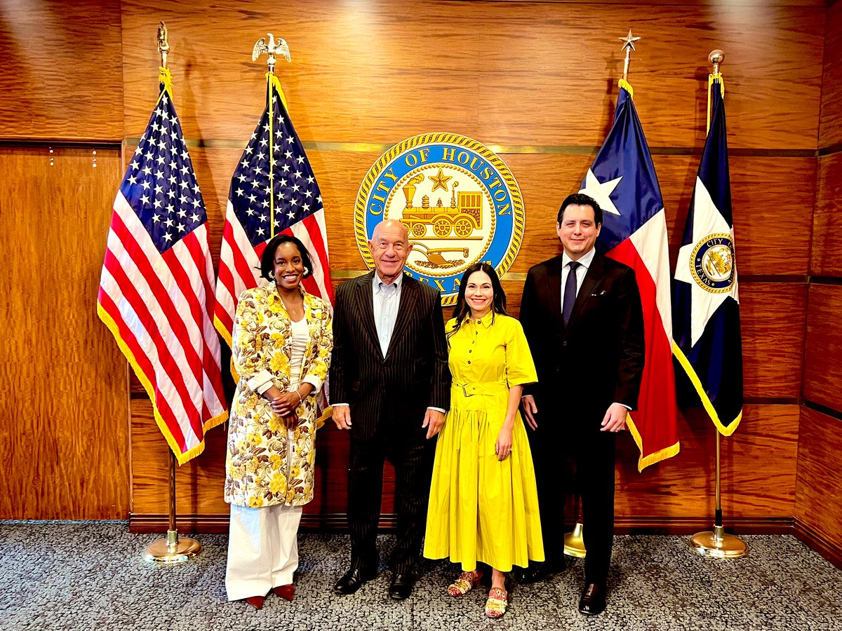 Houston Mayor's Office (@houmayor) on Twitter photo Mayor Whitmire had a great meeting with <a href="/haatx/">HoustonArtsAlliance</a>
new CEO Taylor Jackson, Board Chair Michele Leal, & Board Member Sergio Selvera to discuss strengthening Houston’s vibrant arts scene. Looking forward to working with HAA to ensure the arts remain at the heart of Houston’s growth. Mayor Whitmire had a great meeting with <a href="/haatx/">HoustonArtsAlliance</a>
new CEO Taylor Jackson, Board Chair Michele Leal, & Board Member Sergio Selvera to discuss strengthening Houston’s vibrant arts scene. Looking forward to working with HAA to ensure the arts remain at the heart of Houston’s growth.