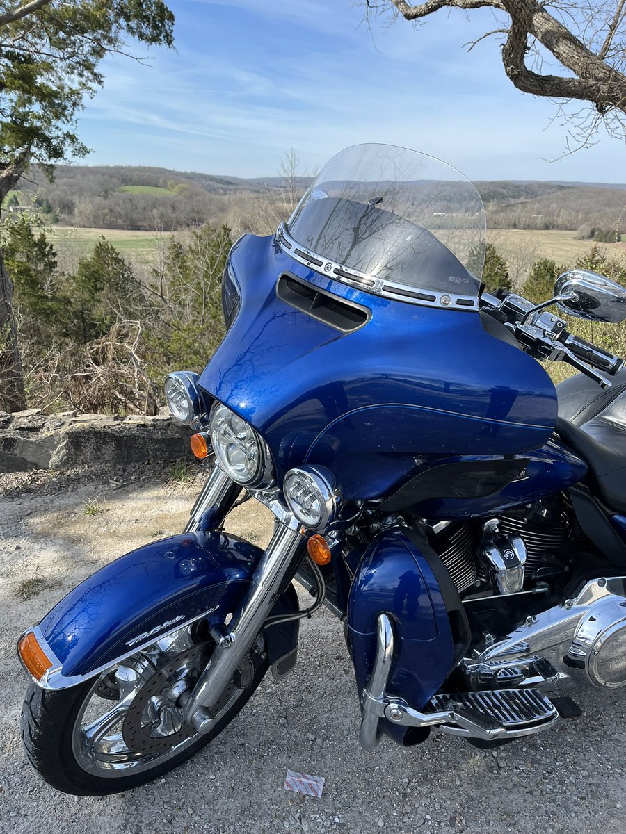 Leather weather riding time. Roll on #harleydavidson