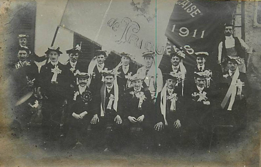 archiveenligne's tweet photo. Triguères photo de conscrits 1911 - https://t.co/1RRNhd2gYr
https://t.co/Y5GMsWpRUO
#Loiret,#Archives,#généalogie,#conscrits,#Triguères,#presse,#journaux https://t.co/ExMj6xXYan