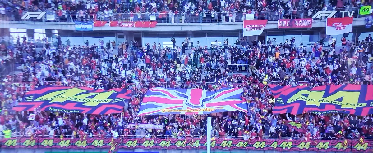 Torque_is_Cheap's tweet photo. Max couldn't touch him.
#StillGotIt #FerrariForce #F1 #Red44 #ChineseGP https://t.co/IgikkM86YA