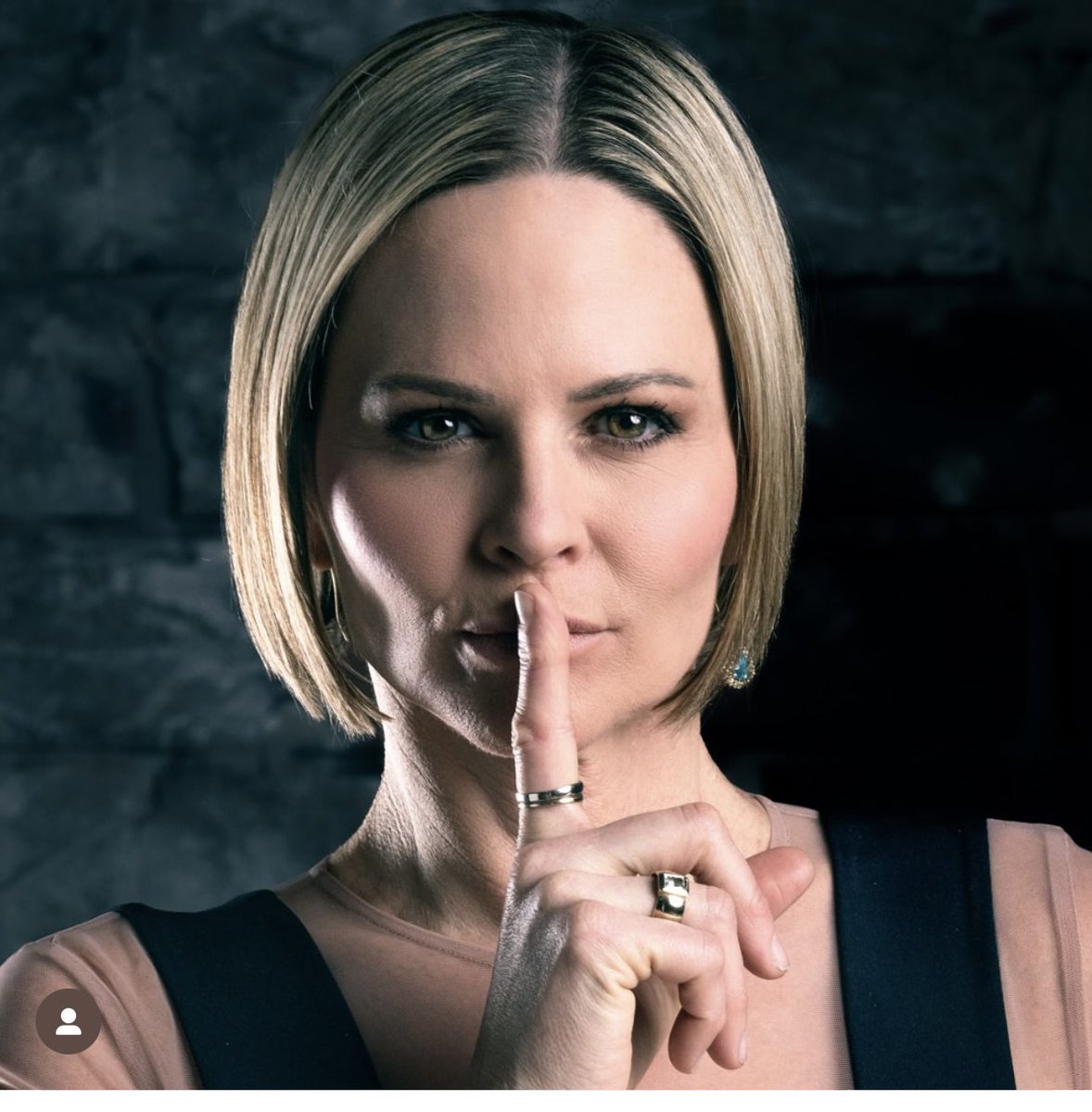 ShannonSpake's tweet photo. This was such a fun photoshoot! So proud to be part of an amazing group of women! ๐๐ป๐#creativenetworkstudios https://t.co/Wt8cvokFH7 https://t.co/vFjSolS7Ca