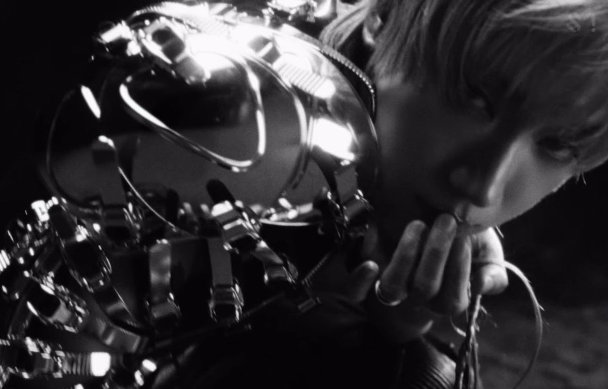 TEN_TH's tweet photo. TEN 텐 'STUNNER' Teaser

TEN The 2nd Mini Album 【STUNNER】 
➫ 2025.03.24 6PM (KST)

STUNNER MV TEASER 
#TEN_SO10_Coming24th https://t.co/tbHvAKbyF5