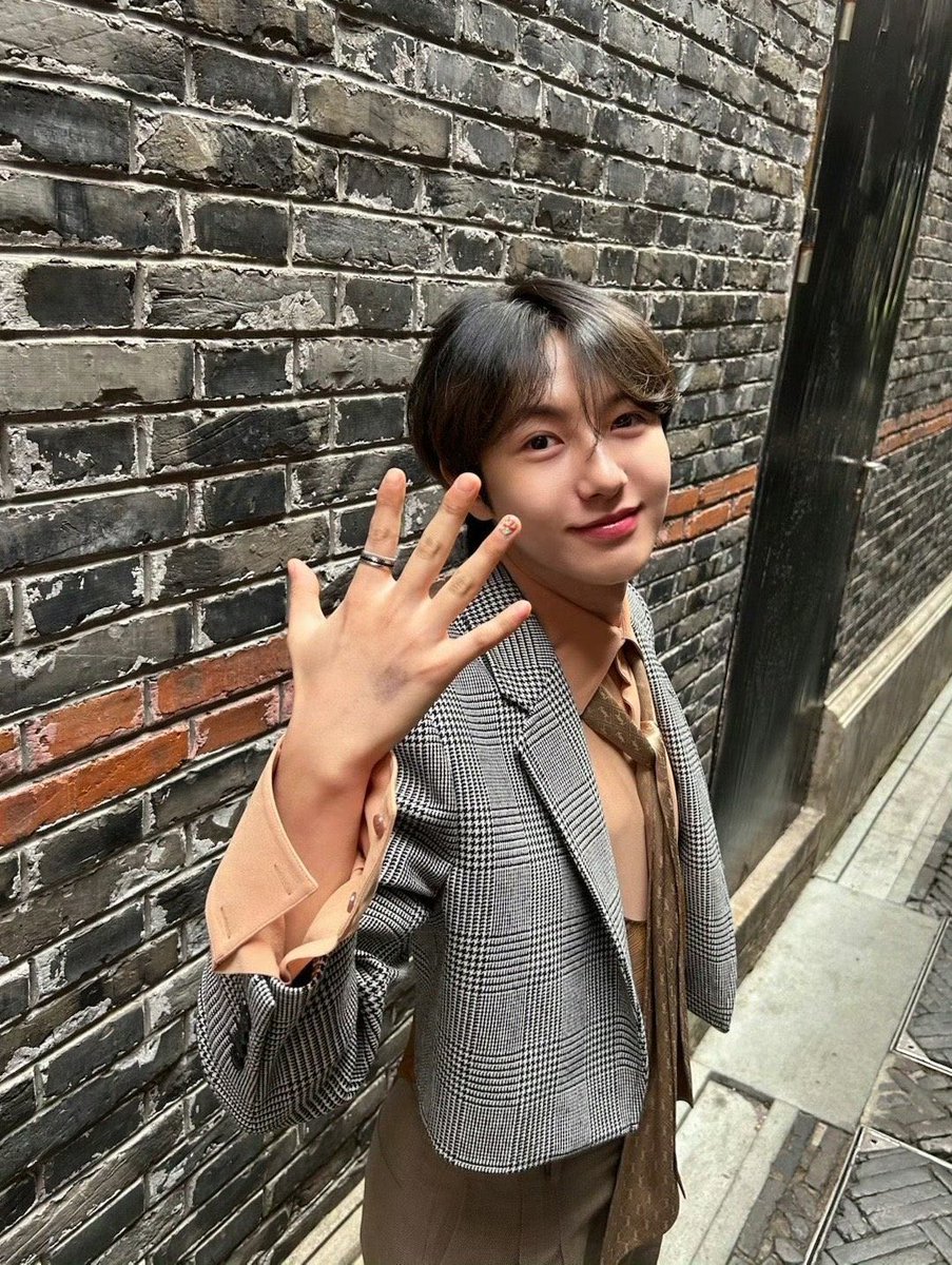 rant_byu's tweet photo. happy birthday to my happy pill! The 3rd year celebrating your birthday and i hope i get to celebrate more. Hope you’re always healthy, happy, and loved. I love you always, my little star ⭐️ 🫶

HAPPY BIRTHDAY RENJUN
#오늘인듯해_드디어_런쥔생일
#LittlePrinceRENJUNDay https://t.co/5wZOClGo9X