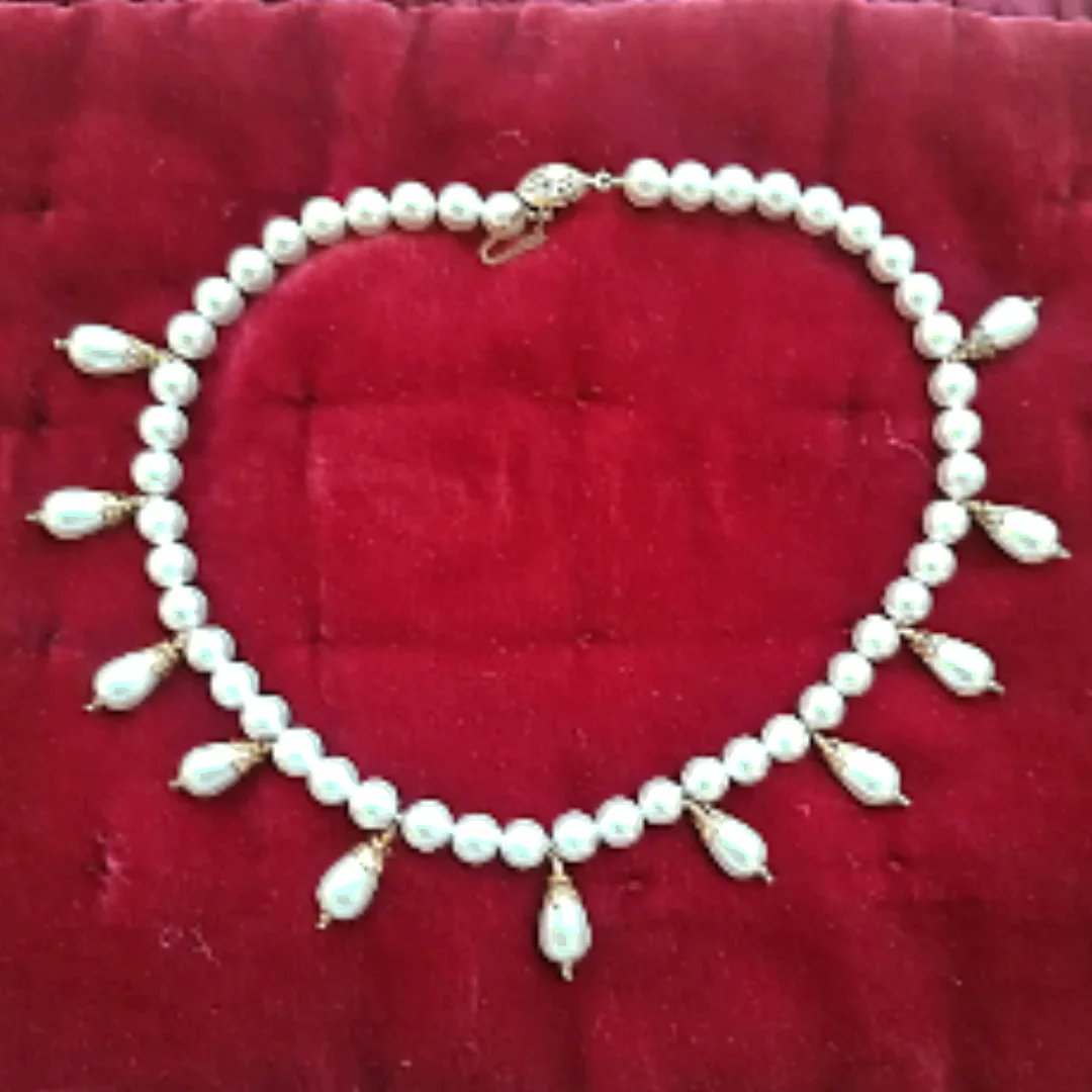 sitiojaneausten's tweet photo. Algunas #Joyas de #imitacion de la #época #Regency o #PrimerImperio francés que @h_hauteclaire nos dejó admirar ayer. Ideales para recrear en #ElAñodeJaneAusten
Realizadas por alluresdantan
#recreacion #moda #inspiracionausten #deepoca  #bisuteria  https://t.co/CR0JbgKb19 https://t.co/jk95EjW5CE
