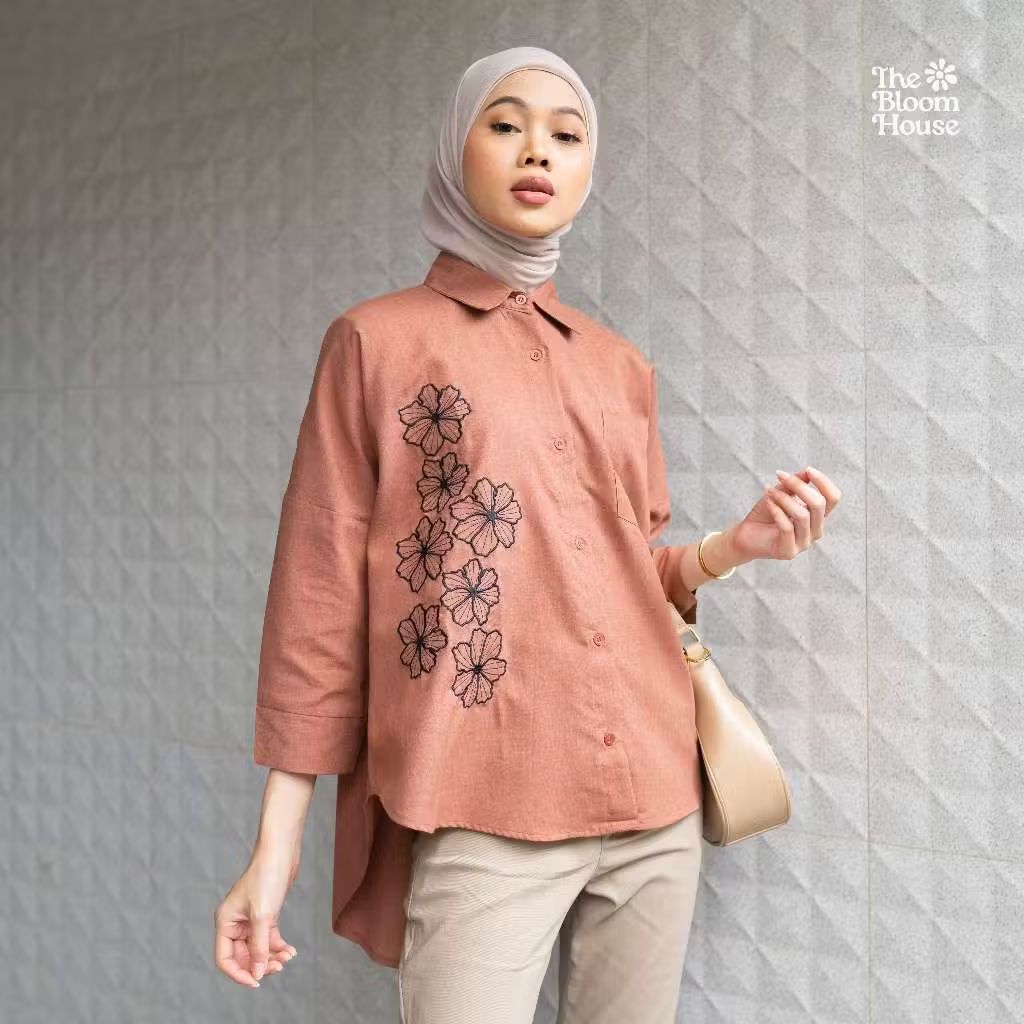 Cek KEMEJA BORDIR ZINNIA KATUN PREMIUM SHIRT BTS B744 Baju / Atasan / Wanita / Terbaru / Kekinian dengan harga Rp85.000. Dapatkan di Shopee sekarang! s.shopee.co.id/7fLu0fPDeB?sha…