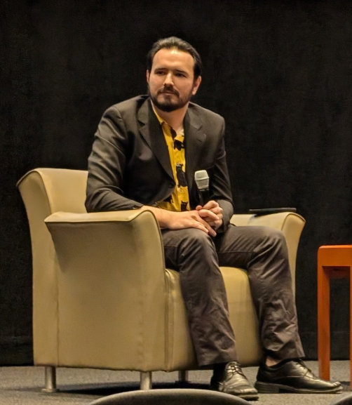 RobertTheLauer's tweet image. My name is Robert and I love making all things game. I'm a professor of Game and Animation and formally the Creative Director of 360 Alley, an AR design studio. 
Today I do contract game dev while creating the 3D hidden object game A Little Lost.
#WhatAGameDevLooksLike