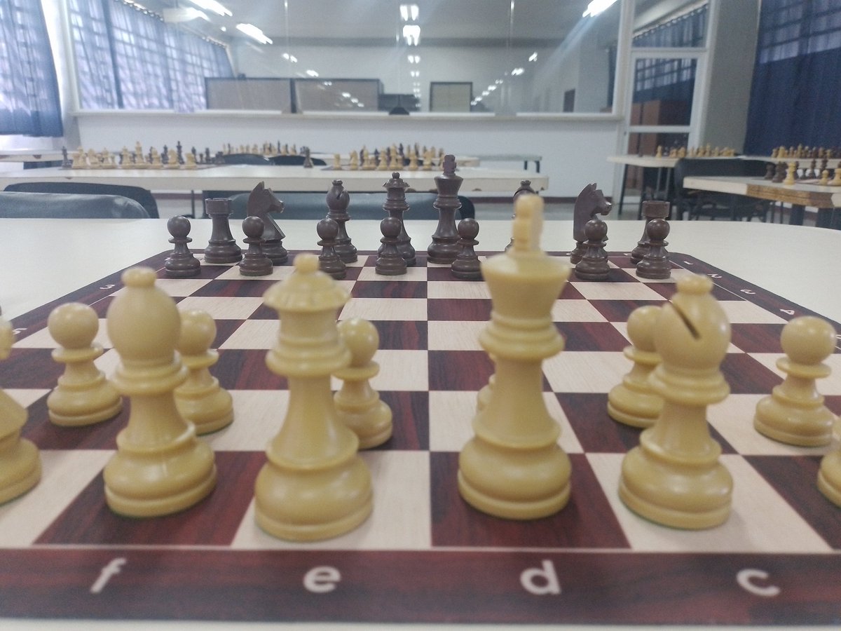 La Universidad de Aragua <a href="/UPTAragua/">UPT Aragua</a> de gala, torneo nacional abierto de ajedrez. Con el auspicio de  la Fundación Tu Ajedrez, que le obsequia un hermoso juego a los participantes. Universidad + Ajedrez una apuesta de éxito para nuestra juventud <a href="/leontxogarcia/">Leontxo García</a>