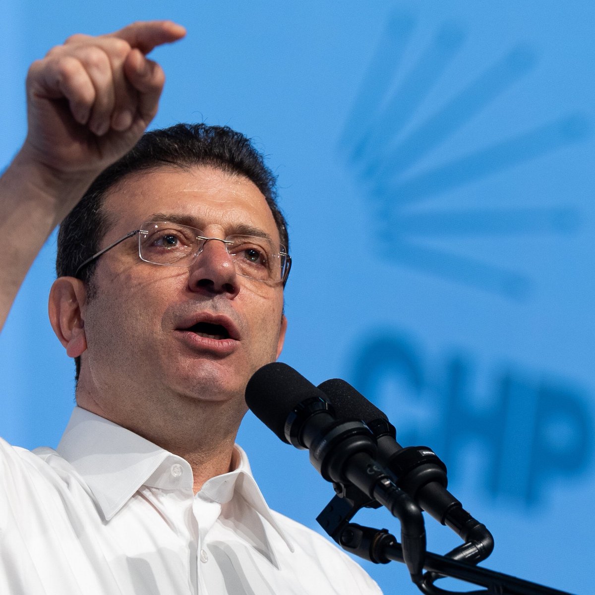 Soru: Herhangi bir sendika, dernek, vakıf ve benzeri bir kuruluşa üyeliğiniz var mı?

Ekrem İmamoğlu: Trabzonspor Derneği, TS Basketbol Derneği kurucusu ve yöneticisi, Beylikdüzü Kızılay Derneği, Atatürkçü Düşünce Derneği üyeliklerim mevcuttur.