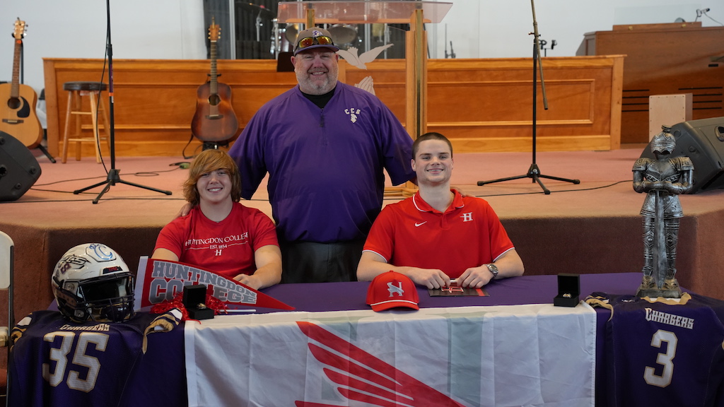 Andrew Simonson (@andrewtsimonson) on Twitter photo Cornerstone Christian’s Hampton Etheredge and Seth Dillard will play college football together as both signed to play at Huntingdon College.
Story/Photos: shelbycountyreporter.com/2025/03/21/cor… Cornerstone Christian’s Hampton Etheredge and Seth Dillard will play college football together as both signed to play at Huntingdon College.
Story/Photos: shelbycountyreporter.com/2025/03/21/cor…
