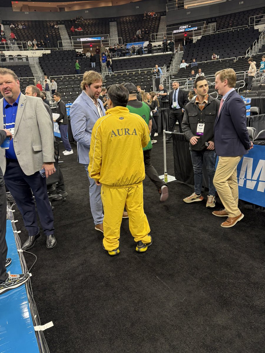 McNeese manager Amir “Aura” Khan now has a customized  Under Armour jumpsuit. Company reps flew into Providence last night. 

I’m told he has 12 NIL deals, all totaling well into the six figures. Buffalo Wild Wings, TickPick and TurboTax are the three biggest. Nothing like March.