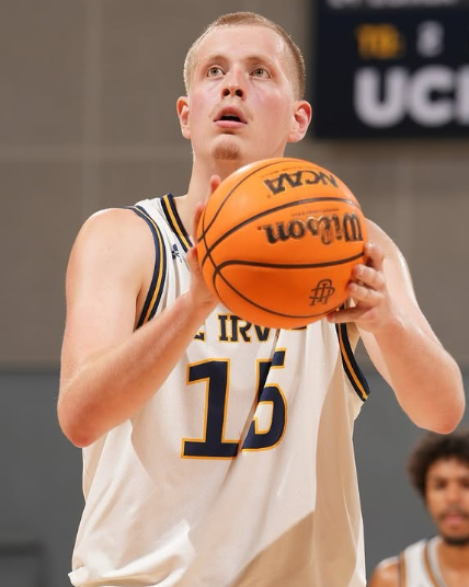 BoxAndOne_'s tweet image. 🔥Bent Leuchten: tiro, peso e intimidación🔥
El pívot alemán es la referencia ofensiva de su equipo en la NCAA. Con 2.16 m y 120 kg, está llamando a la puerta de las grandes ligas Europeas por sus increíbles números y facilidad para anotar.

#UCIrvineAnteaters #NCAA #BenLeuchten