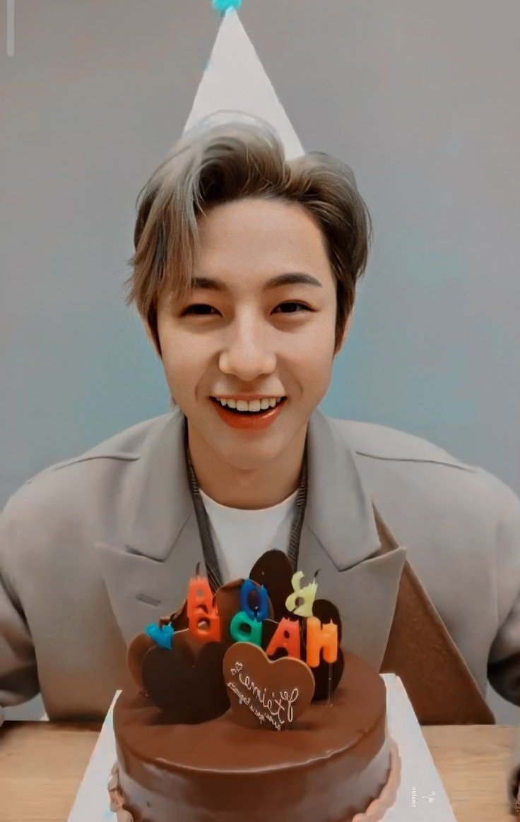 icemocee's tweet photo. Happy Birthday Renjun 🤍 ✨
#RENJUN  #런쥔  #仁俊 #ロンジュン 
#LittlePrinceRENJUNDay 
#오늘인듯해_드디어_런쥔생일 https://t.co/BC3GjcW9rk