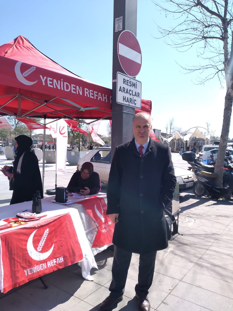 RAdapazar's tweet photo. Yeniden Refah Partisi Adapazarı İlçe Teşkilatı olarak İl Hanım kolları ile birlikte Kent Meydanında stand çalışması gerçekleştirdik. https://t.co/7oo5ipT5bs
