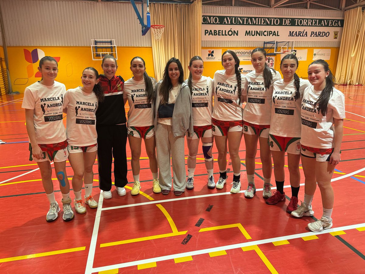 💪|Nuestras chicas apoyaron la semana a pasada a Marcela y Andrea por sus lesiones con estas camisetas dedicadas a ellas.

¡Dentro de nada otra vez en el campo, chicas!💪🏀