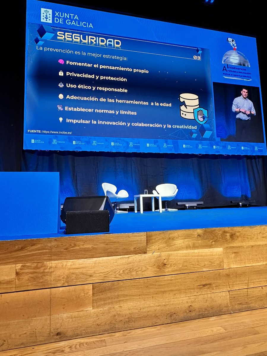 CAFIgalicia's tweet photo. 🔍 @CITECMAT explorando o reskilling docente e a ética na implementación da IA. Claves para unhaintegración segura e responsable da tecnoloxía en todos os niveis educativos.
#CAFI_educaciondixital! #Eduxunta #IntelixenciaArtificial #IA #AI https://t.co/jlokwOUgYy
