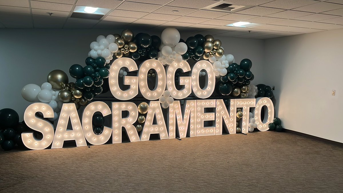 Coaches clinic, Junior Day and Scrimmage tonight. Today is an exciting day to be a Hornet! 

#GoGoSacramento | #StingersUp