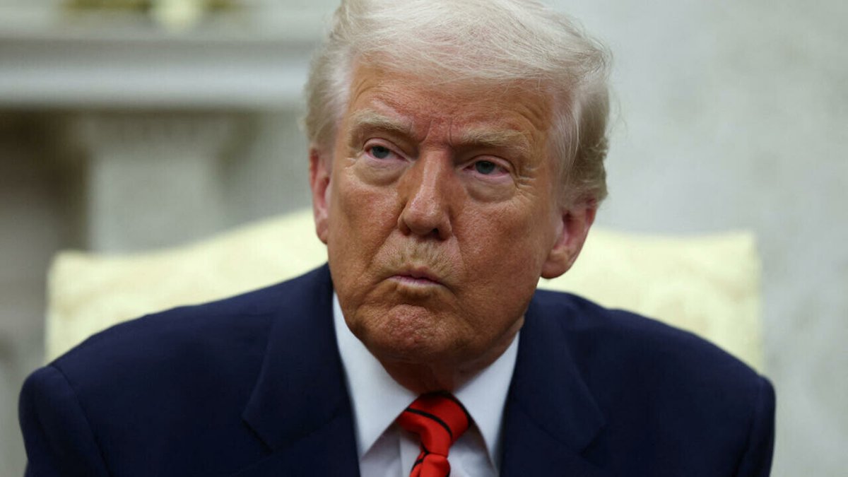 RFI's tweet photo. Les États-Unis mettent fin au statut légal de plus de 500 000 étrangers et leur ordonnent de quitter le pays
➡️ https://t.co/RwqE4HGRe2 https://t.co/BmIaKjdfrM