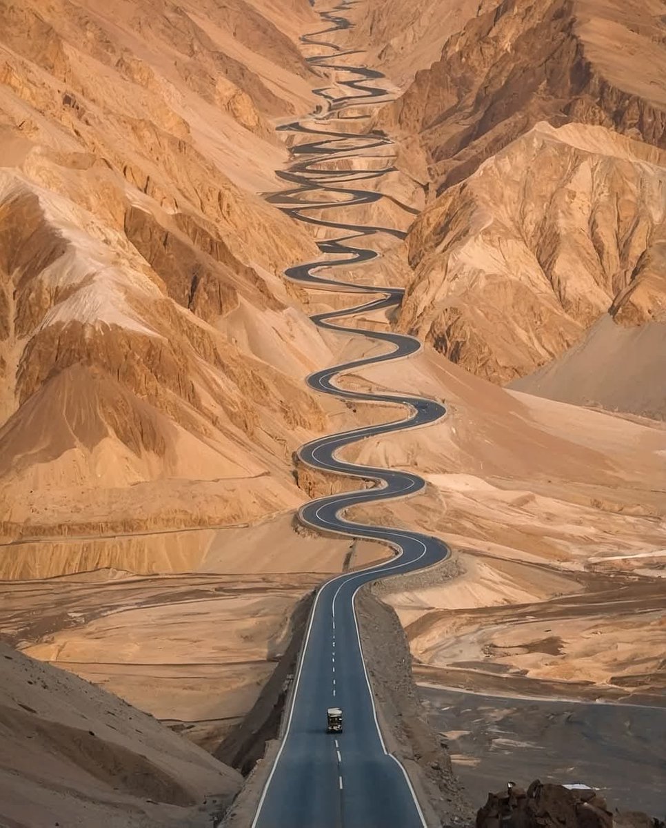Los lugares más surrealistas del mundo.

Abre el hilo y sorpréndete: 🧵