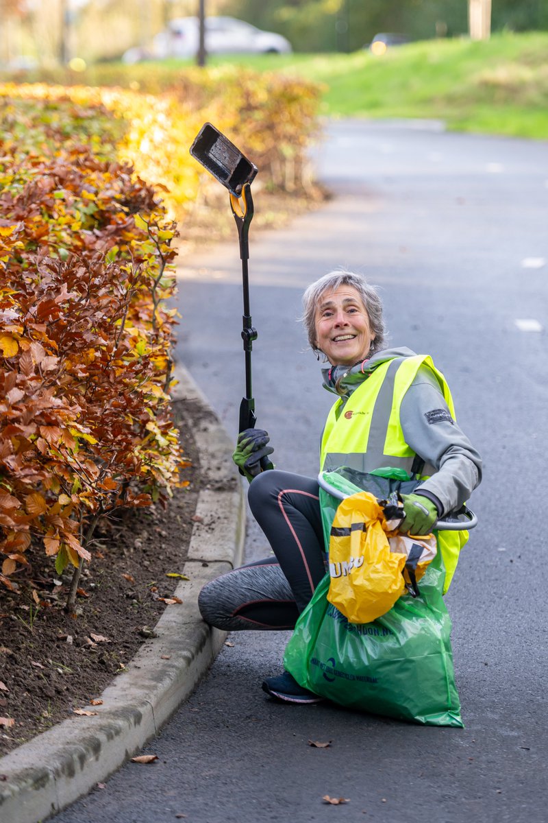 "In Zeist wordt het straatbeeld steeds kleurrijker, mede dankzij de bijzondere bijdrage van de lokale McDonald's, en de Albert Heijn en de Jumbo niet te vergeten. Het lijkt wel een modern kunstproject", schrijft Liesbeth Raymakers.
Zie zeistermagazine.nl/streetart