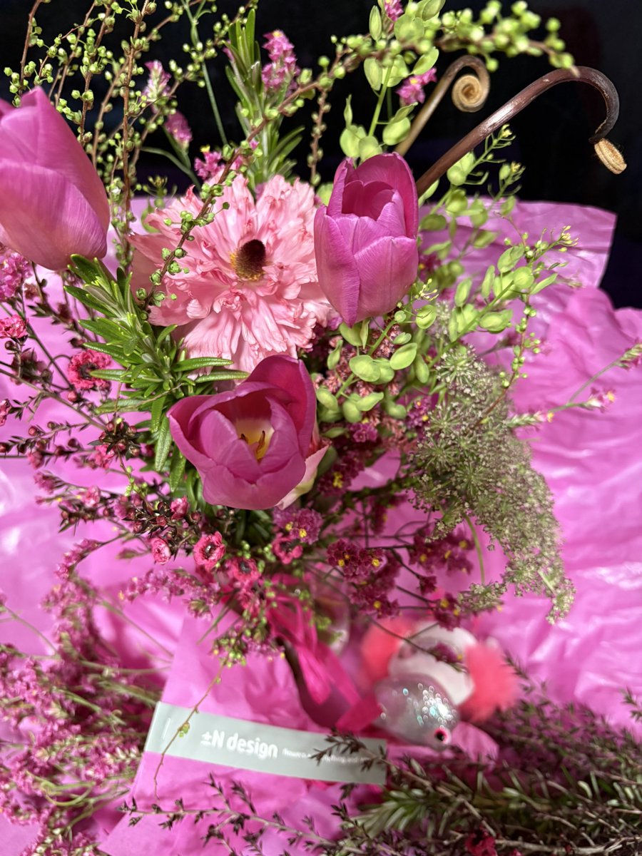 ポップアップ3日め終了
金土はフローリストのりこさんとコラボでした！ふしぎ花瓶にお花さすワークショップたのしすぎた😆
お天気も良くてマルシェ日和
最後は戦利品お花たち💐✨
PINK!PINK!PINK!

明日最終日は18:00までとなります