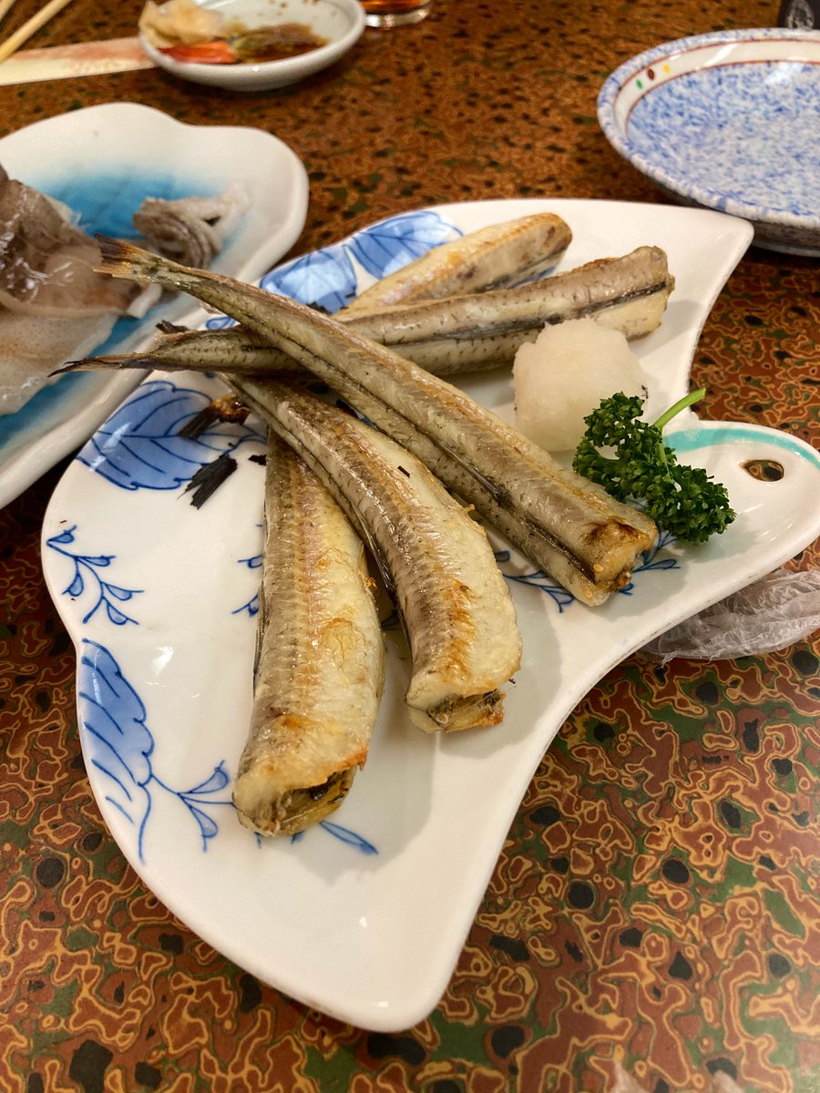 p_necobayashi's tweet image. 【Jan】先週、新潟で初ライブ

おれたちは今、個々で忙しい。
すごいことに、@harapekochang は@gegegedesu ツアー中だったので、新潟で合流。無事ライブができた。
交通の神様、お客様、関係者皆様、@mitsutouge_band ARIGATO.