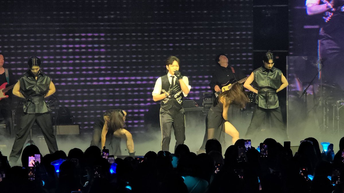 theoppaislife's tweet photo. Lee Changsub Solo Concert [The Wayfarer] in MANILA

Presented by: @LSquaredProdPH

#LEECHANGSUB #TheWayfarer #TheWayfarer_in_Manila #LSquaredProdPH https://t.co/lpNJee1XqP