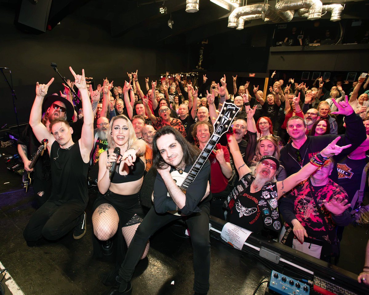 Marisa_Moths's tweet photo. HELL YEAH Nuneaton!!! ๐คฏ๐ฅ What a night! Thank you so much for coming down ๐๐ can't wait to do it all again ๐ฅน See you at @theferretpreston at 7pm! ๐คฉ it's gonna be a sweaty one! ๐๐ป Love MATM ๐ค
๐ธ @burmanali #tour #marisaandthemoths #uk #livemusic #rock #band #crowdshot https://t.co/l8VijtSAXA