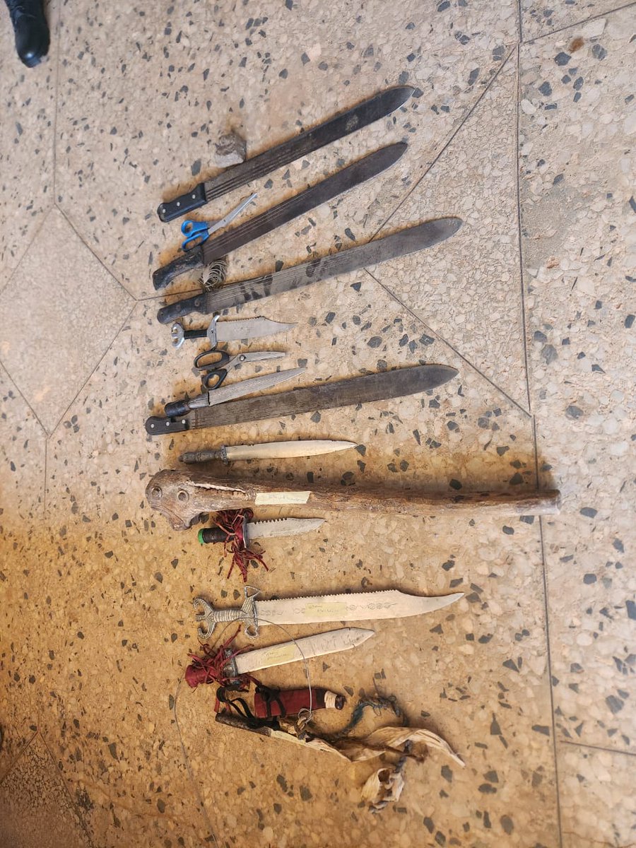 SuleDari's tweet photo. I think it is high time government to come up with a legislation to ban the sale of this weapons. They are not whatsoever useful to human being but a weapon used by criminals. 
Even if they are useful, the dangers outweighed the importance https://t.co/RP1W3rFlc5