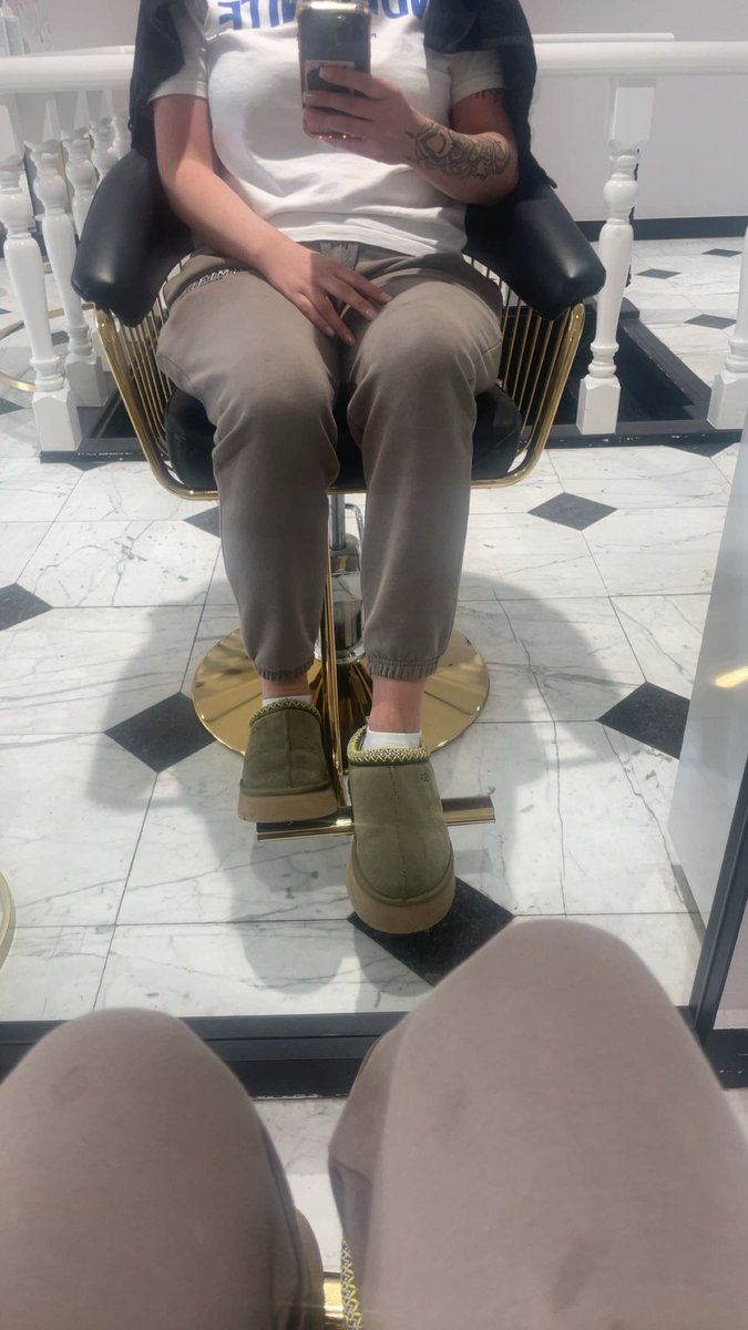 goddessxtamaraa's tweet photo. Wie van mijn lelijkste subs gaat mijn kapper betalen? Mooi zijn is helaas niet gratis.. 😉💋🐷🐽

Findom findomnl findombe geldslaaf cashslave walletdrain cashdrain tikkieslaaf betaalslaaf findomdrain paypig cashcow findomfeet feetinsocks goddess drain humanatm worship moneyslave https://t.co/92XfCjSOfE