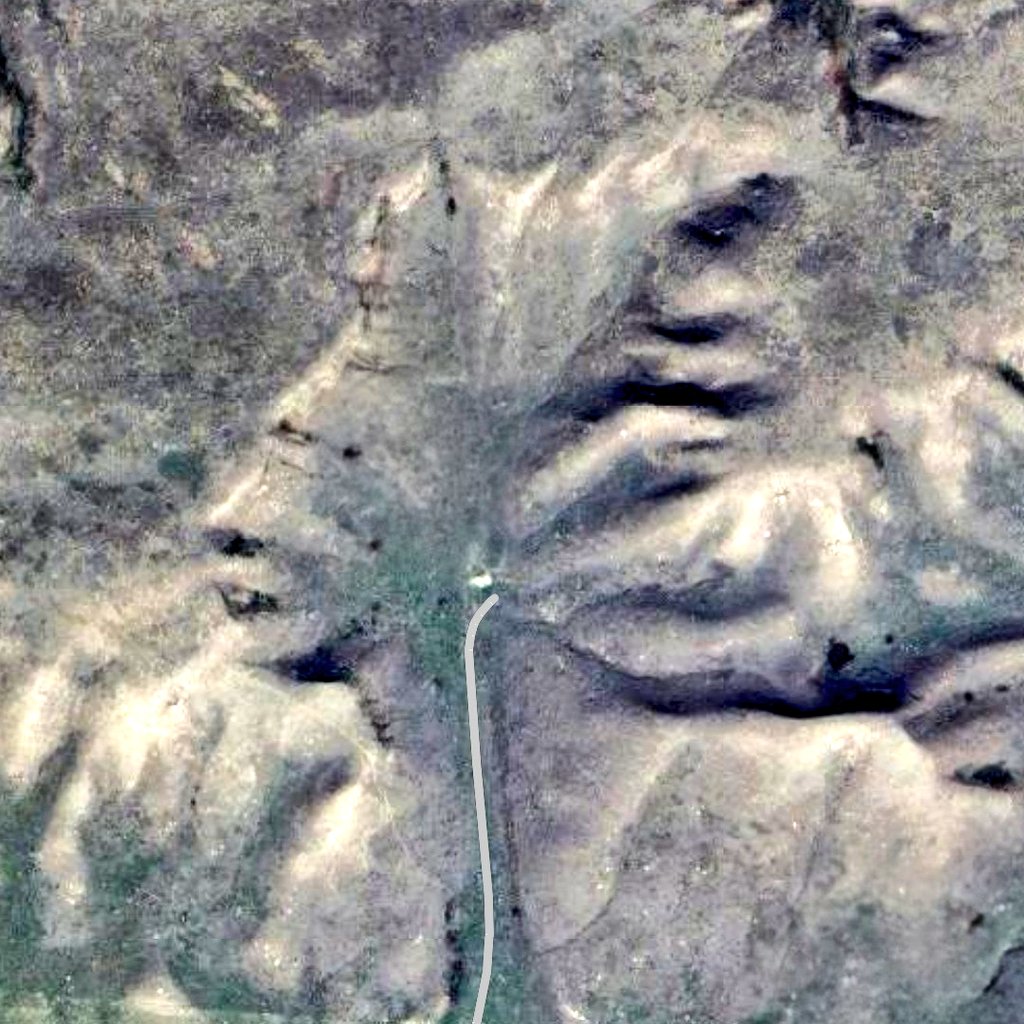 CyroAz's tweet image. The Badlands Guardian (Canadá)  
 
Uma formação natural que parece o rosto de um indígena usando um cocar.