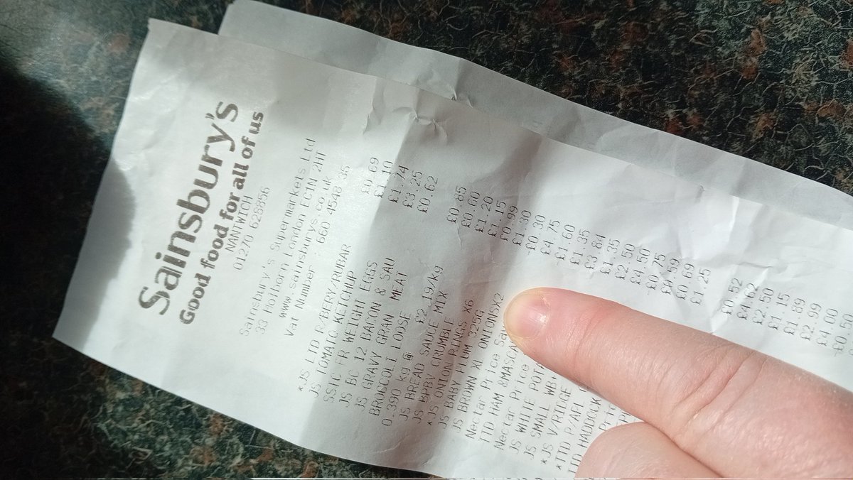 Squibby_Kate's tweet photo. @sainsburys just done my weekly shop in Nantwich store. Came home to find my onion is all squishy and leaking stale onion juice 😕 https://t.co/LHZKTE9NEP