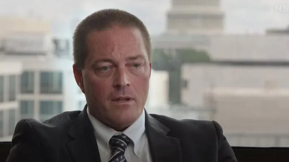 PatrioteEngager's tweet image. #INFO  L'agent du #FBI Johnathan Buma qui avait par le passé #accusé l'administration #Trump de partialité politique a été #arrêté pour avoir divulgué des #informations classifiées  👊