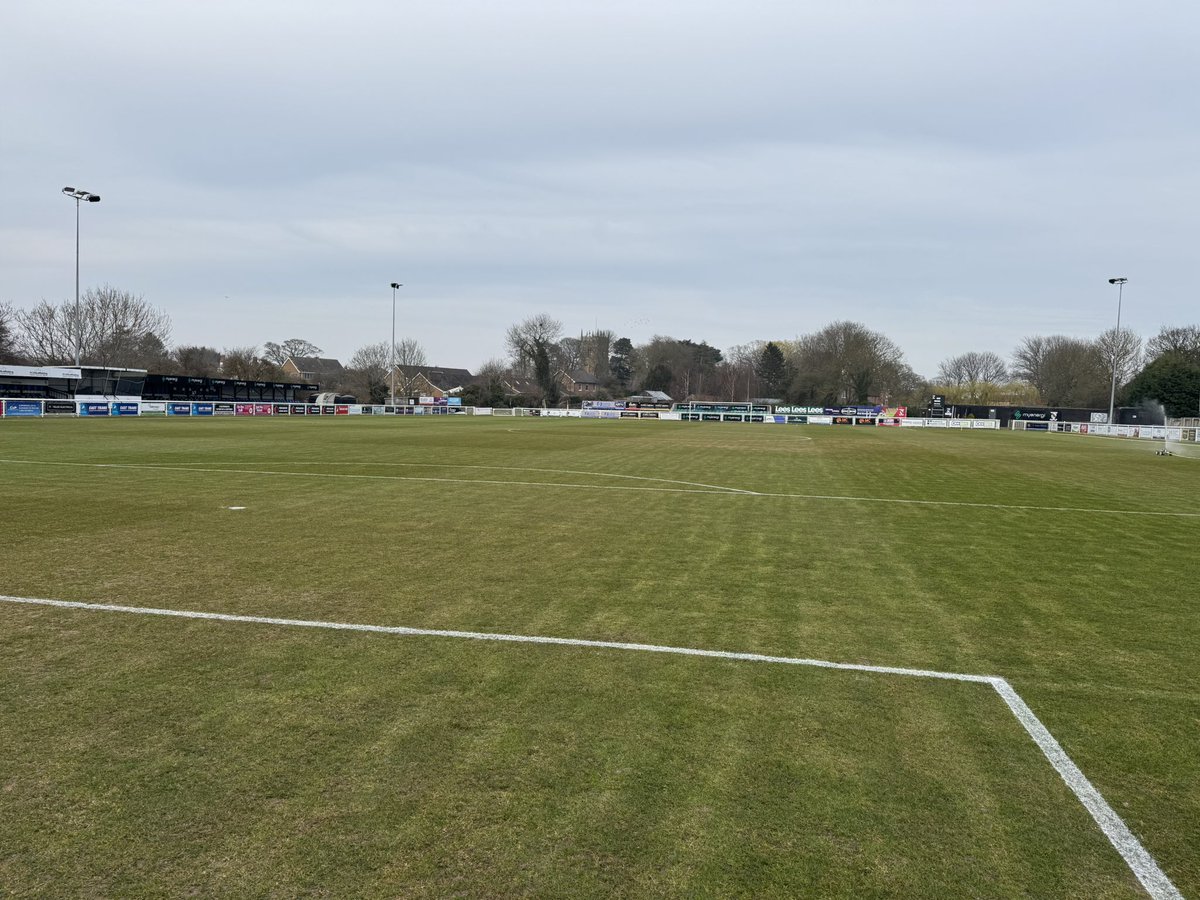 Pitch ready and in great condition for the time of year - big thank you to MKS Groundcare who have taken on all the clubs pitches this season 👏🏻

Get yourself down on this lovely day to The Linden and enjoy #NonLeagueDay with us 🦉

#Cleethorpes #Nelincs #NonLeague