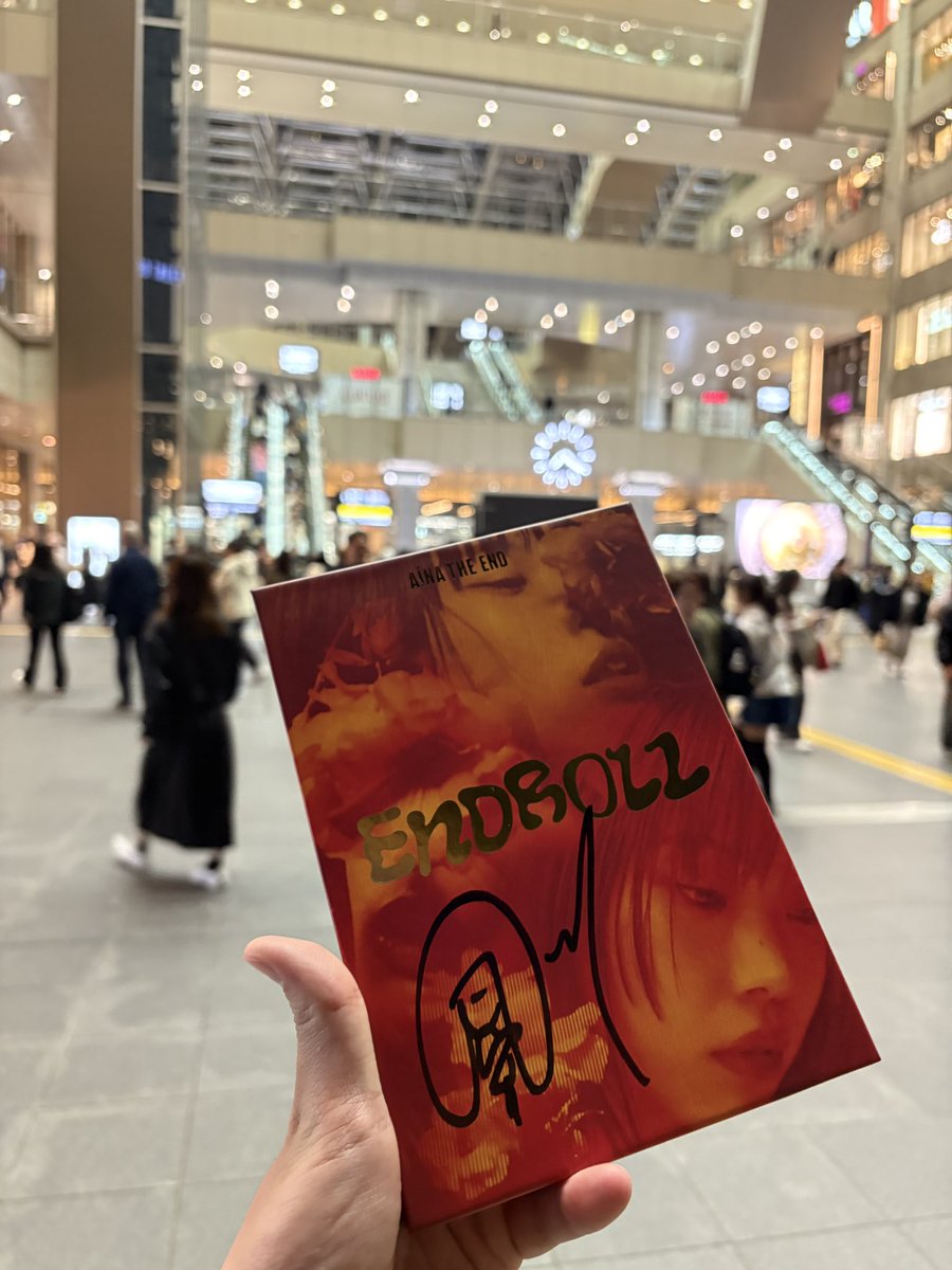 wa_dasuke's tweet photo. アイナさん綺麗やったしかわいかった〜❤️‍🔥

久々のご対面だったので
今回は髪を赤く染めてみた🫶🏻
アイナさんに「（髪色）めっちゃ似合ってる」って言ってもらえて感無量でした

また行きた〜い！！！

（写真撮ったけどアイナさんにピント合ってなかった…😇）

#アイナジエンド
#リリイベ大阪 https://t.co/YMHdYfCzcJ
