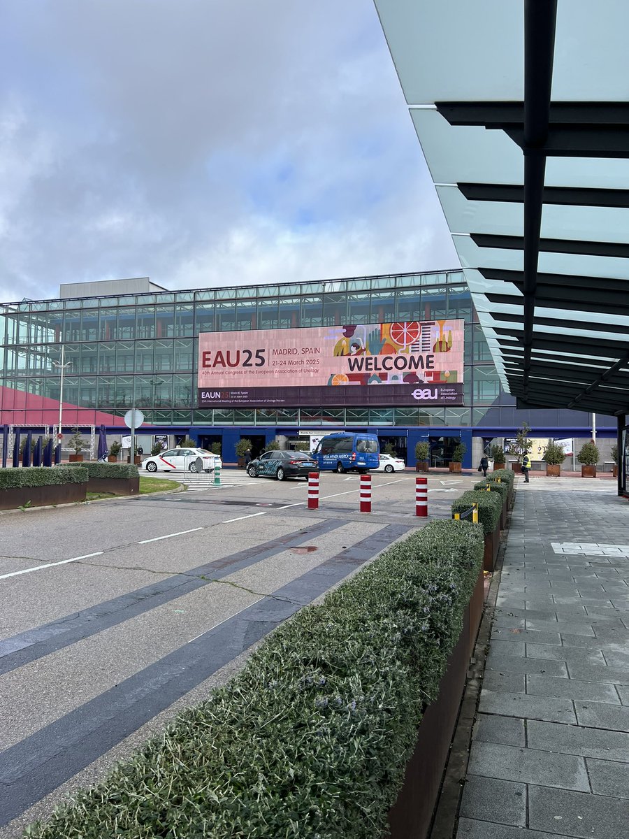 diogocarmali's tweet photo. Great first day at #EAU25 ! @Uroweb https://t.co/UjbvkFufZg