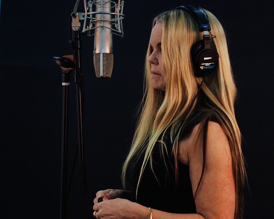 Look!!! Love the writing by Skope - love making these visual manifestations of the universe that exists in a song… 💋💋💋🎶🎶🎶#musicvideo