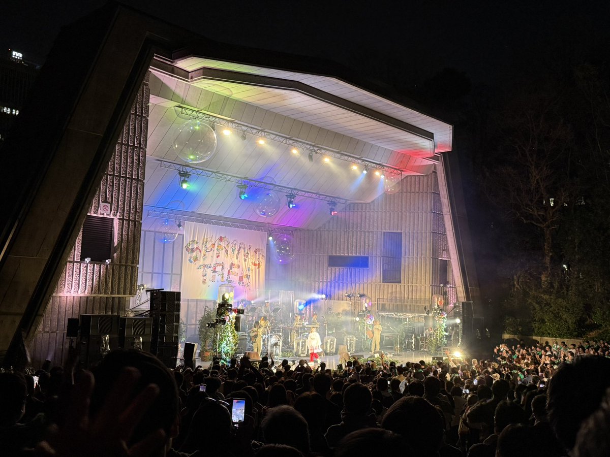 densuke_shuji's tweet image. 日比谷野音で1年ぶりの家入レオちゃん🎤
開演前の自らの注意アナウンスで「ごりょっ…ごりょっ…ご了承下さい！」って噛んてたのが面白かったww。
レオちゃんのMCは、いつもホント人をよく観察してるなって感じますね👀

次回の鑑賞は未定ですが、ありがとう✨(1曲のみ撮影可🌈)
#SPRINGTREE #家入レオ