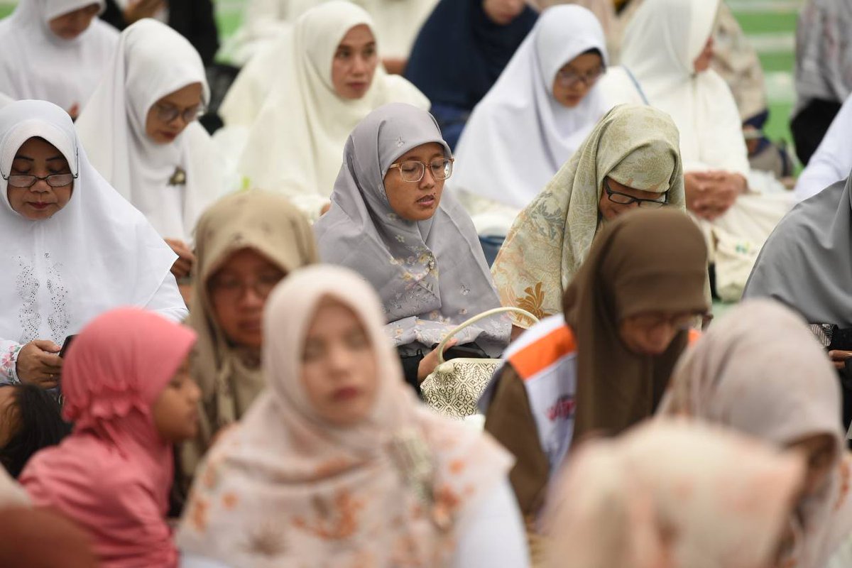 PKSejahtera's tweet photo. Suasana acara malam Nuzulul Qur'an di DPP PKS tadi diawali dengan khataman Al Qur'an dan buka puasa bersama. 

Saksikan live streamingnya https://t.co/2WSknemeNT

Tausiyah malam akan disampakan oleh Ustadz Das'ad Latif

#AyoBerbagiDanPeduli https://t.co/726suJ0aq5