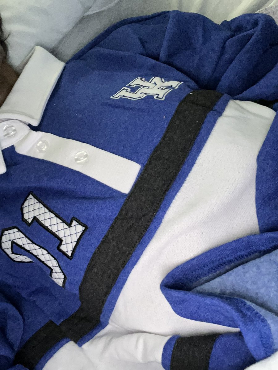 nickiebooshie's tweet photo. we bleeding blue 💙 https://t.co/QBg7YWx7x8