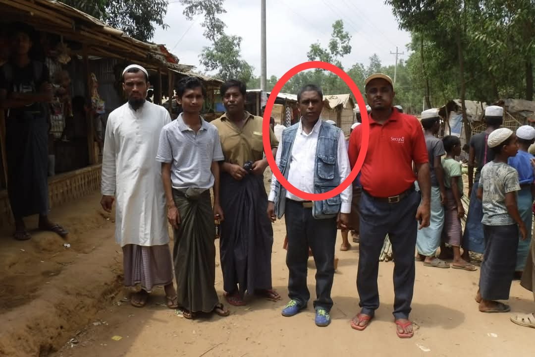 ArakanObserver0's tweet image. A victim said: Ismail is d head of human traffickers who is living in #Thailand.
He has been demanding a large amount money to Ro to send into #Malaysia.If victims can&apos;t complete demand then he give order to his members to hit thm.
Thai govt should take actn against him.
@MFAThai