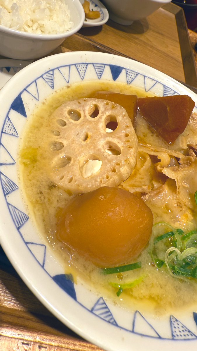 今日は夜に、おはなさん(<a href="/Hanayutori/">おはな🌸SNS運用×料理</a>)が
こっちに来てるとのことで女子会☺️
久々にお会いできて嬉しかったし楽しかった🙌

数年前に繋がって
別々だけど一緒に切磋琢磨したからこそ
今でもこうやって会える関係になれたのは
すごいことだよなぁと改めて実感😌

幸せな時間をありがとうございましたっ✨