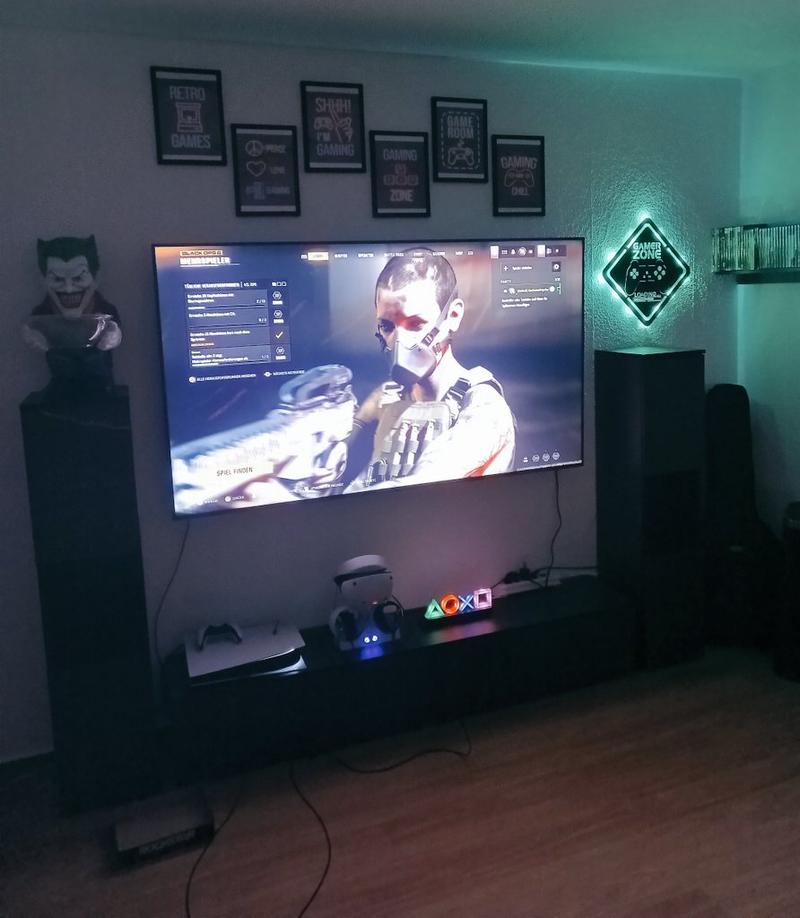 Murderdoll Mampfi McMuffin (@sullythejolly) on Twitter photo samstagsbeschäftigung... 🎮 samstagsbeschäftigung... 🎮